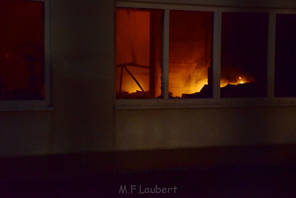 Grossbrand Halle Troisdorf Kriegsdorf Junkersring P518.JPG - Miklos Laubert